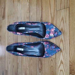SCHUTZ Gilberta Floral Pumps